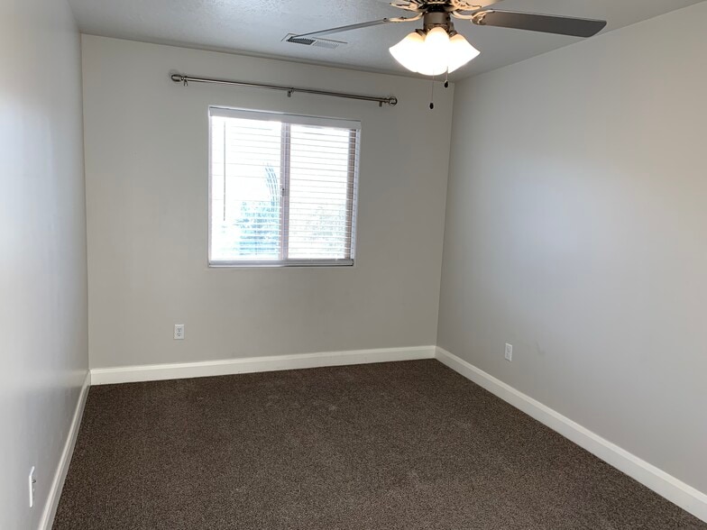Bedroom #3 (2nd floor). - 355 W 200 S