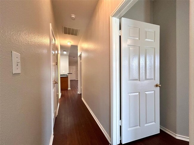 Building Photo - 12303 Abney Dr