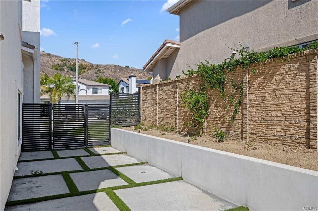 Building Photo - 17764 Sidwell St