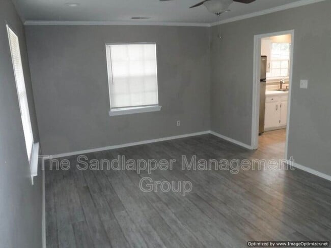 Building Photo - 1126 Mt Batten Dr