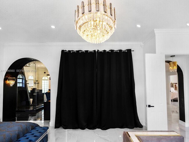 Building Photo - 4860 SW 161st Ln