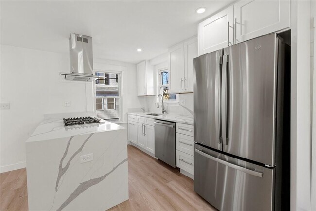 Building Photo - 14 Quirk Ct