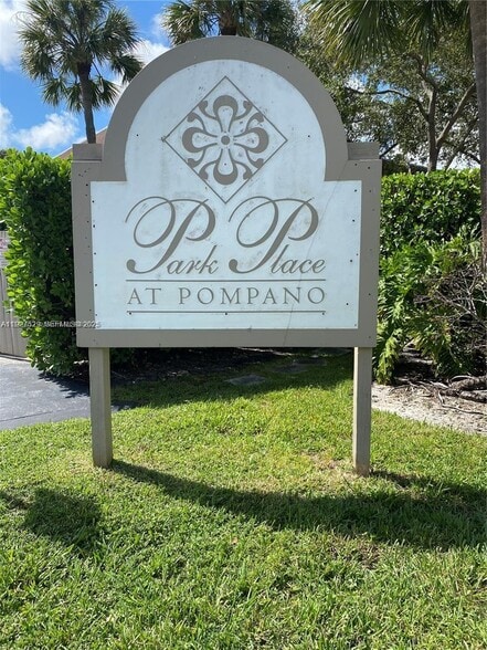Park Place condo - 151 SE 6th Ave