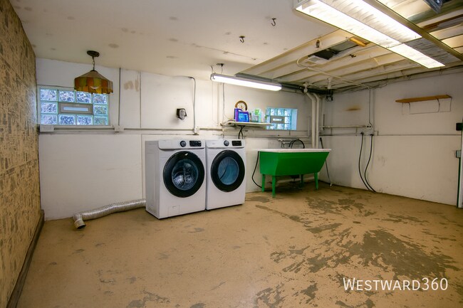 Building Photo - 6444 N Oketo Ave