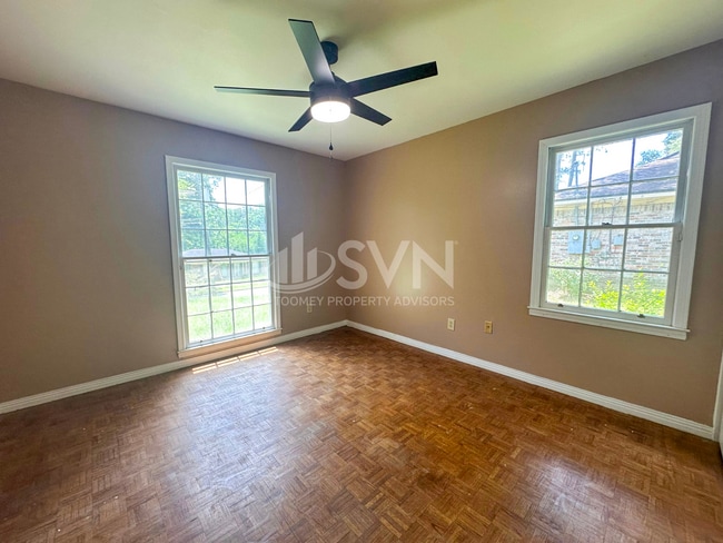 Building Photo - 313 Vanderbilt Dr