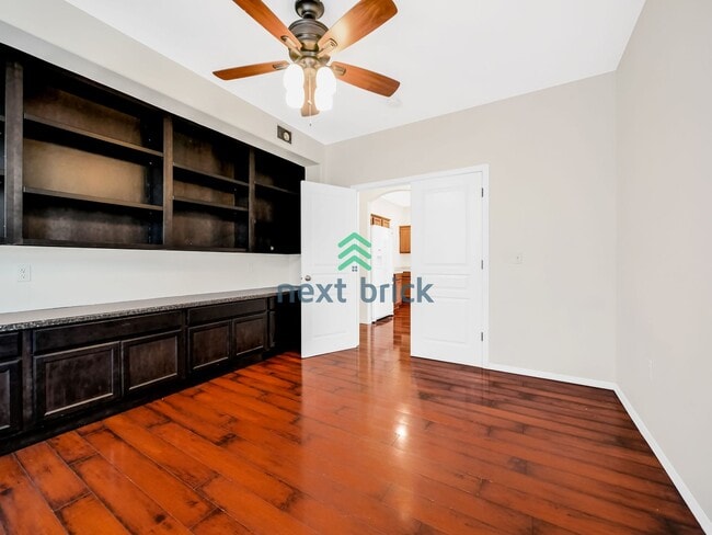 Building Photo - Charming 4 Bed 2.5 Bath for Rent!