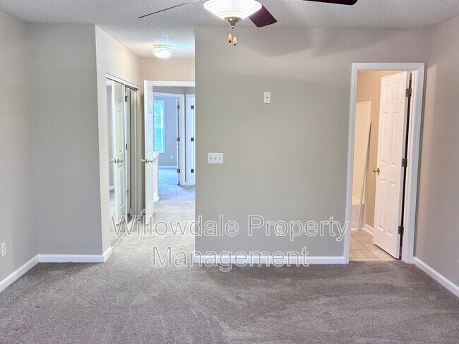 Building Photo - 4249 Beacon Heights Dr
