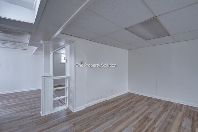 Building Photo - 336 W Wilson St