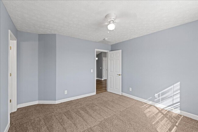 Building Photo - 7938 Circle Front Ct