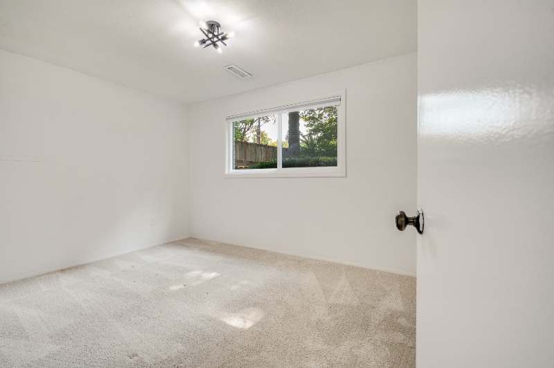 Building Photo - 11171 SE 59th St