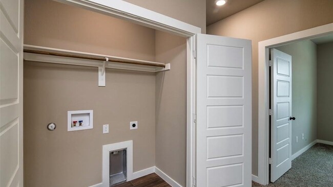 Building Photo - 600 Harvest Moon Dr