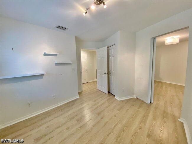 Building Photo - 1096 Woodshire Ln