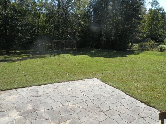 Building Photo - Great home in a desirable neighborhood!