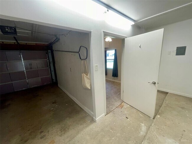 Building Photo - 3211 Kittyhawk Cove
