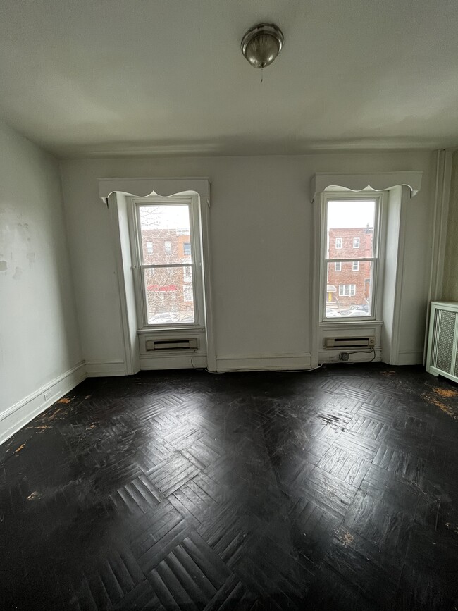 Studio one bedroom - 1521 S Broad St