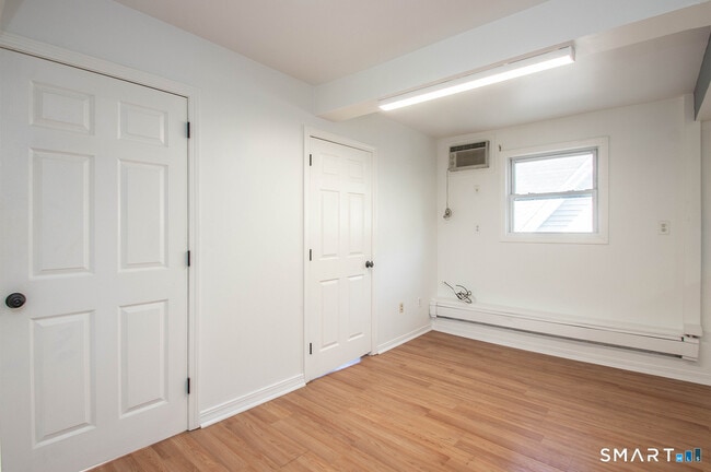 Building Photo - 2879 Fairfield Ave