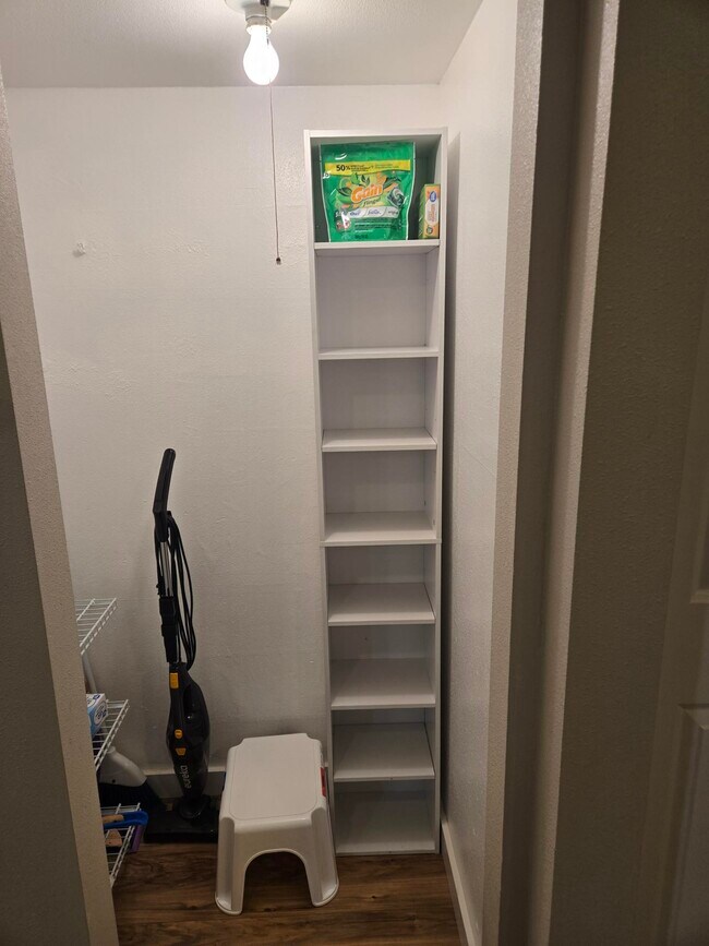 Building Photo - 1213 5th St