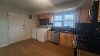 Building Photo - 589 Bramhall Ave