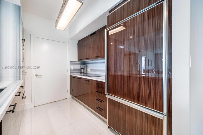 Building Photo - 3951 S Ocean Dr