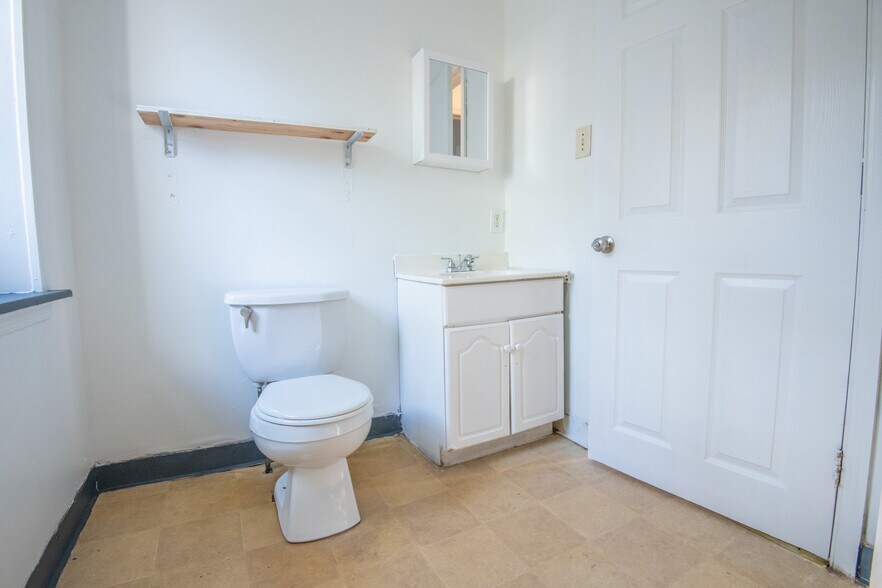 Building Photo - 506 Cherry St