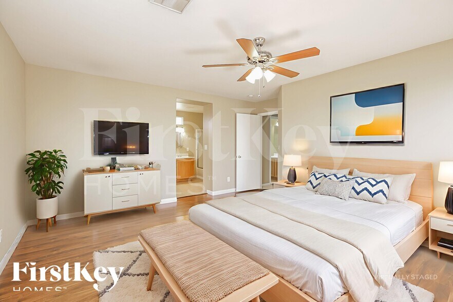 Building Photo - 11035 Calder Ave