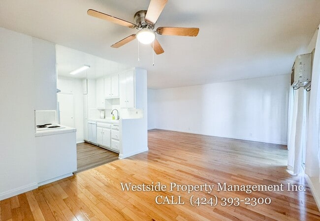 Building Photo - 645 Westmount Dr