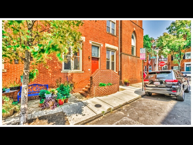 Primary Photo - 148 E Clement St