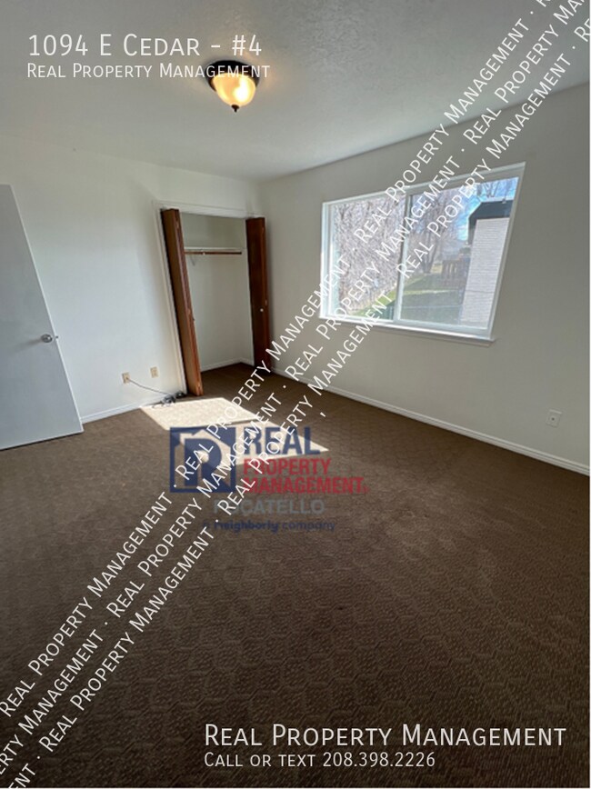 Building Photo - 1094 E Cedar-#4