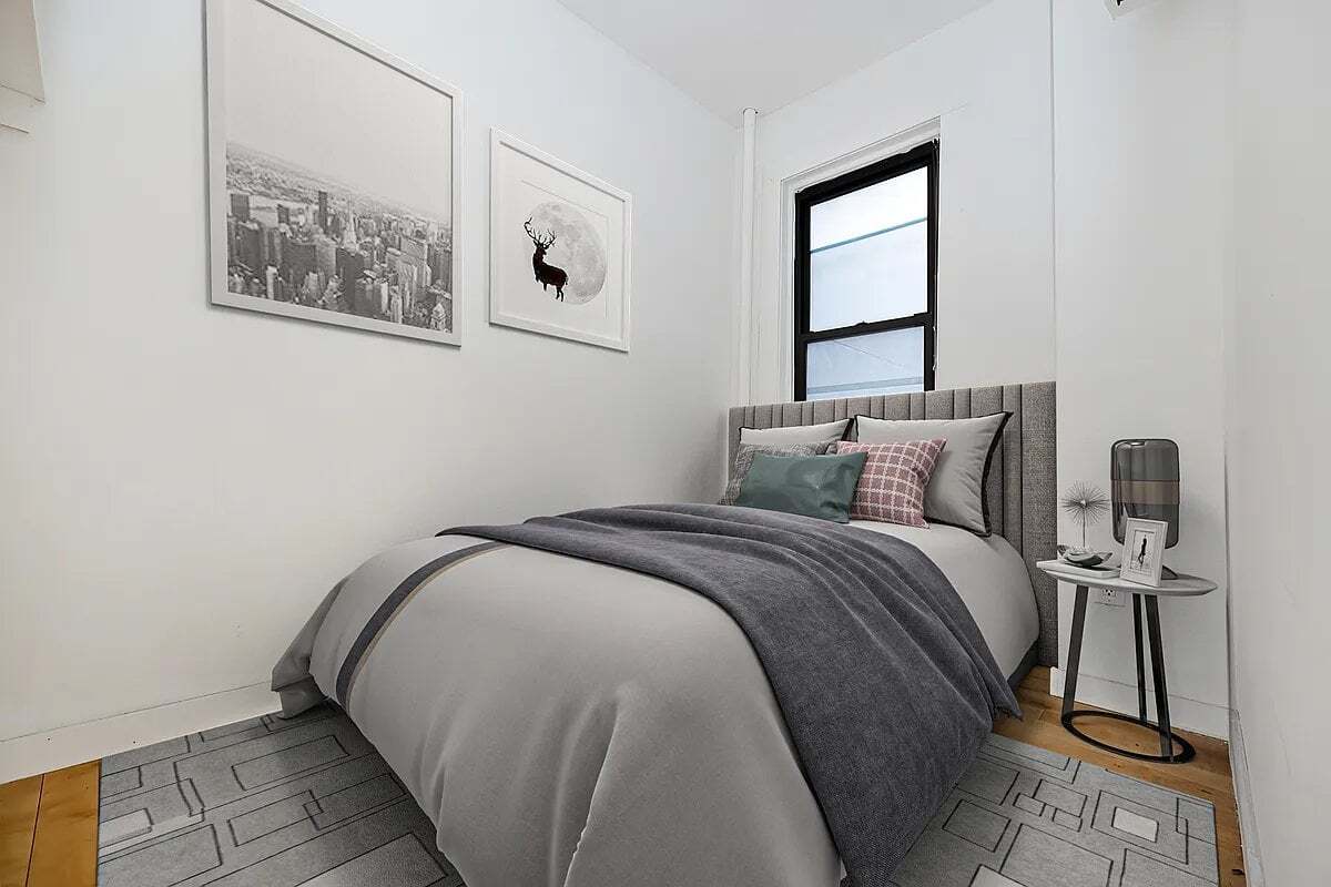 Building Photo - 203 Spring St