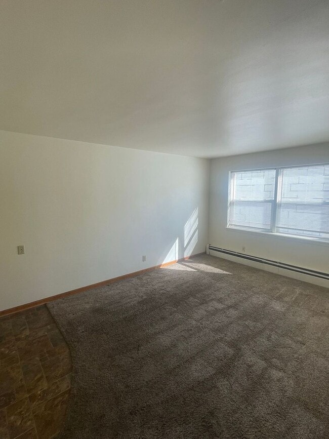 Interior Photo - 7708 W National Ave