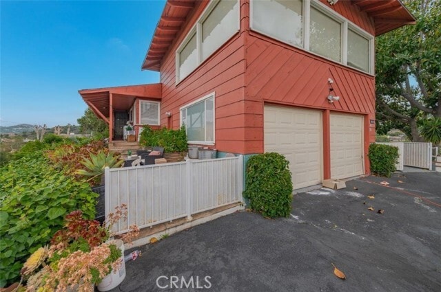 Building Photo - 2832 E Farview Ln