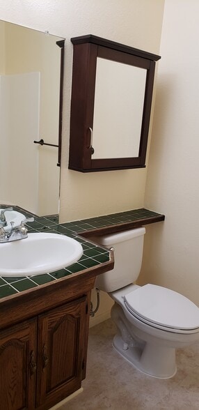 Building Photo - 24518 Nicklaus Dr