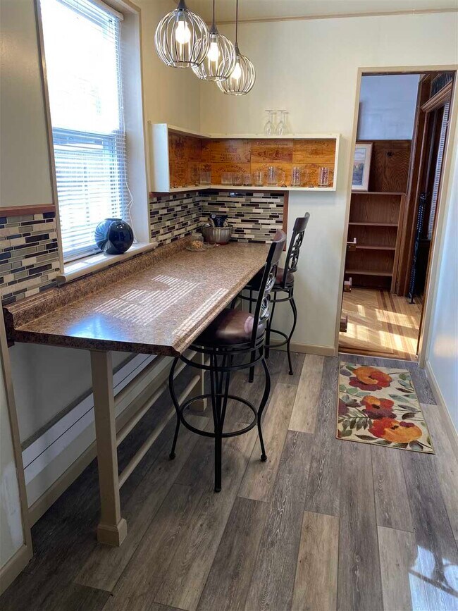 Building Photo - 163 Jewett Ave