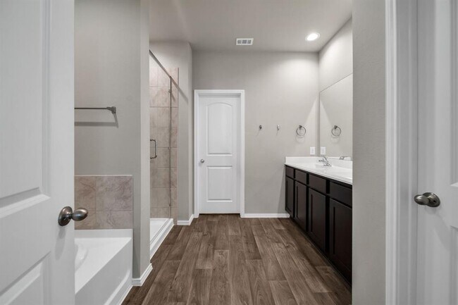 Building Photo - 22614 Petrizzi Ln