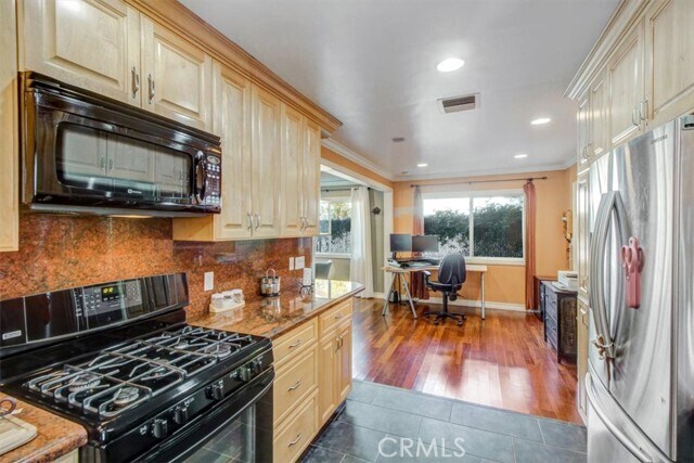 Building Photo - 8809 Monogram Ave