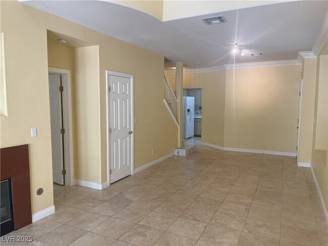 Building Photo - 1136 Scenic Crest Dr