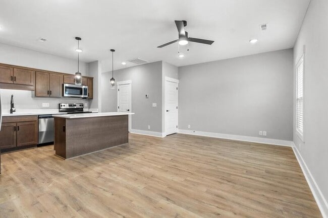 Building Photo - 302 Jonathan Wade Cir