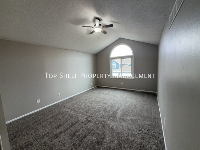 Building Photo - 1122 SE Mill Pond Ct