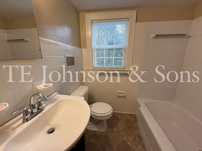 Building Photo - Charming Home with Character and Modern Co...