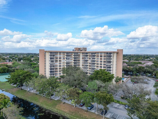 Building Photo - 10777 W Sample Rd