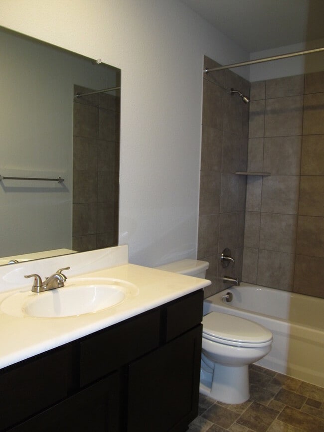 Building Photo - 3 BEDROOM, CONVENIENT TO SCOTT & WHITE