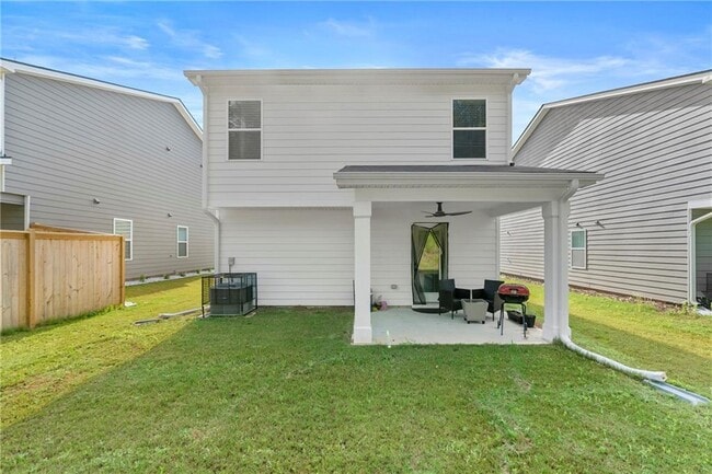 Building Photo - 3540 Station Dr