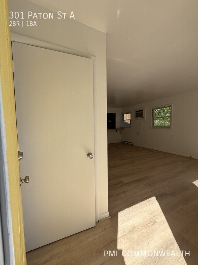 Building Photo - 301 Paton St