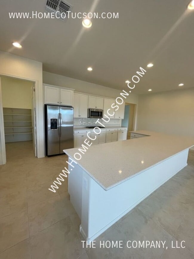 Building Photo - 38628 S Running Roses Ln