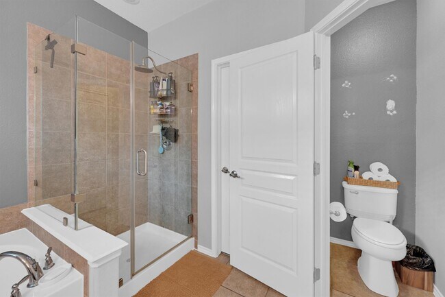 Building Photo - 8227 Clover Leaf Dr