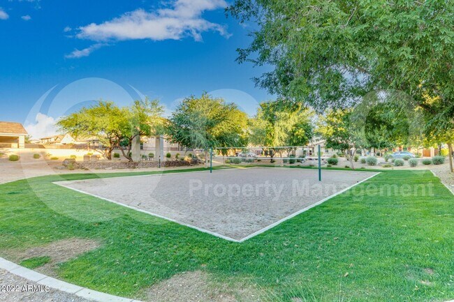 Building Photo - 1522 E Hummingbird Way