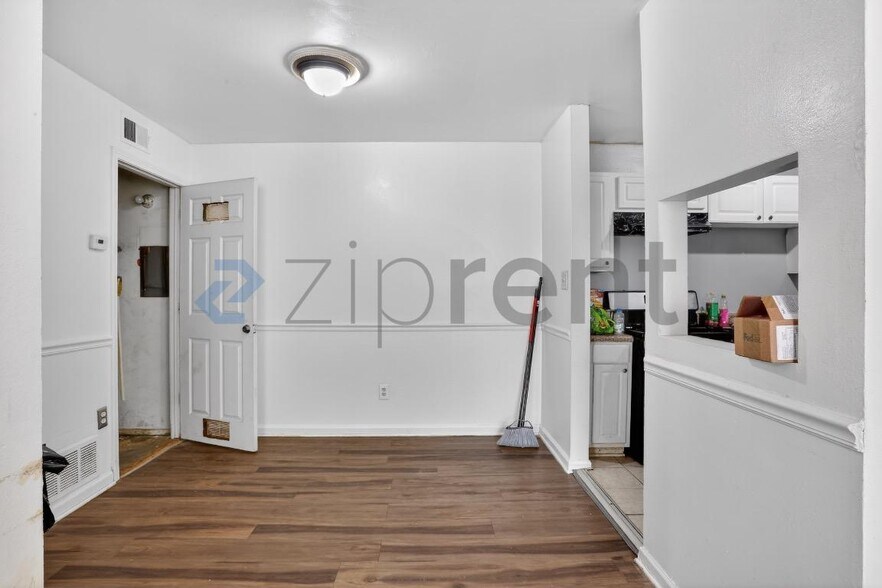 Building Photo - 1212 Utoy Springs Rd SW