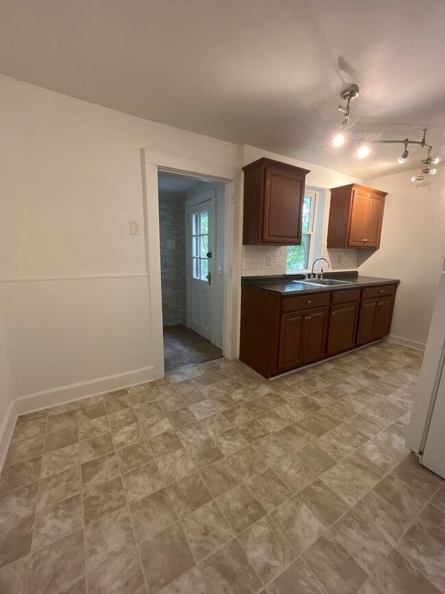 Building Photo - 3 Br 1 Bath Twin Home available in Bethlehem