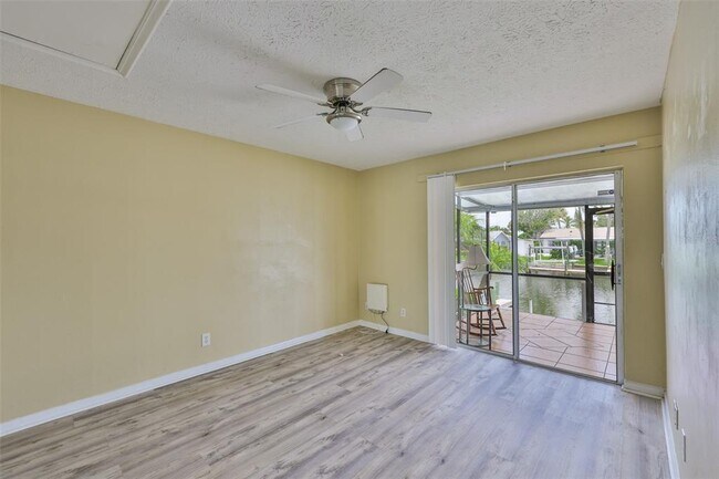 Building Photo - 1045 Apollo Beach Blvd