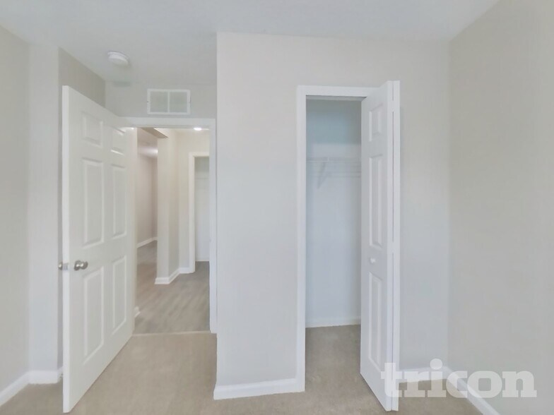 Building Photo - 12034 Alexandra Dr